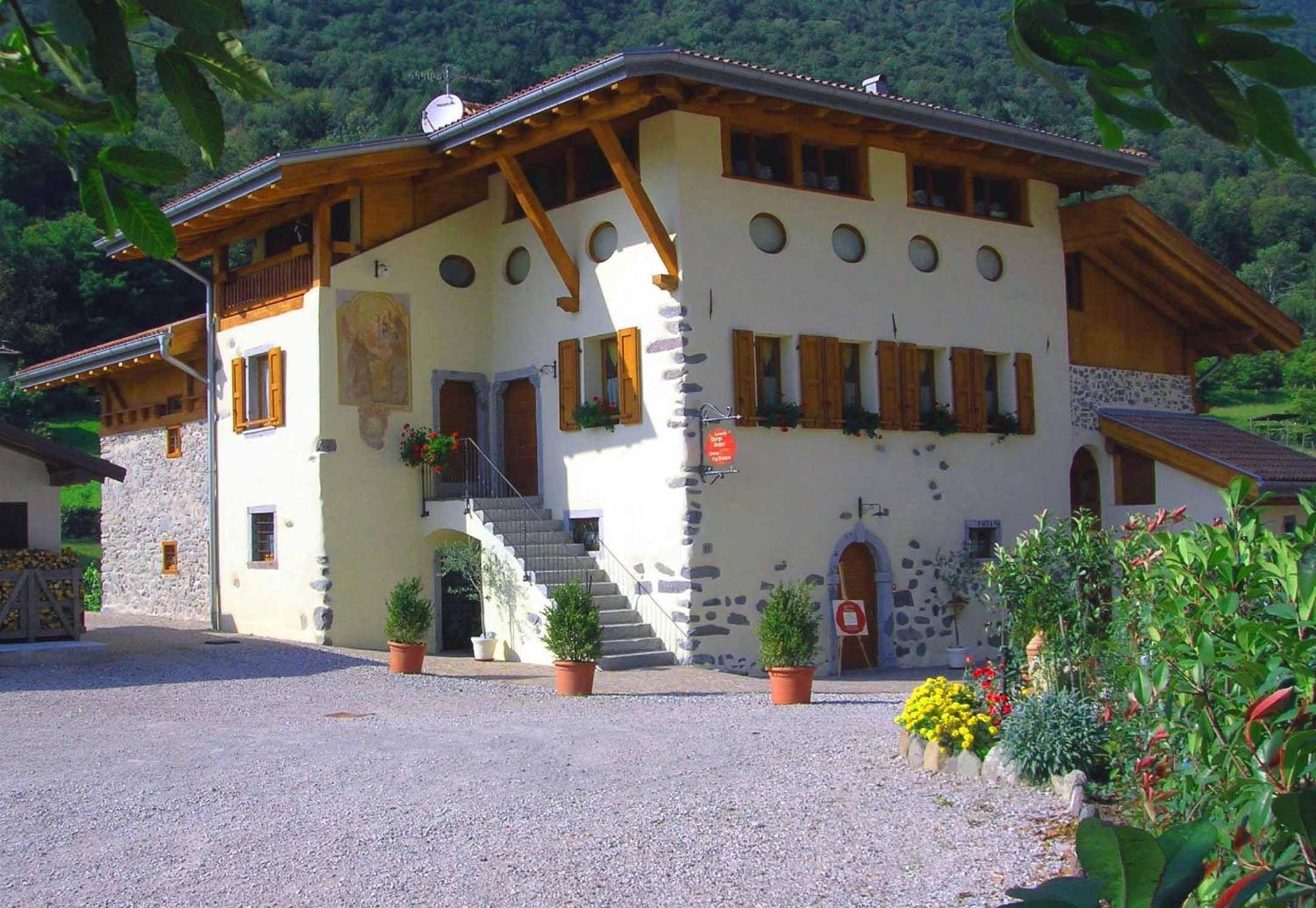 Locanda Borgo Chiese Castel Condino المظهر الخارجي الصورة